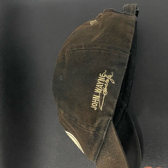 Hat 🧢 - Picture 3 of 4